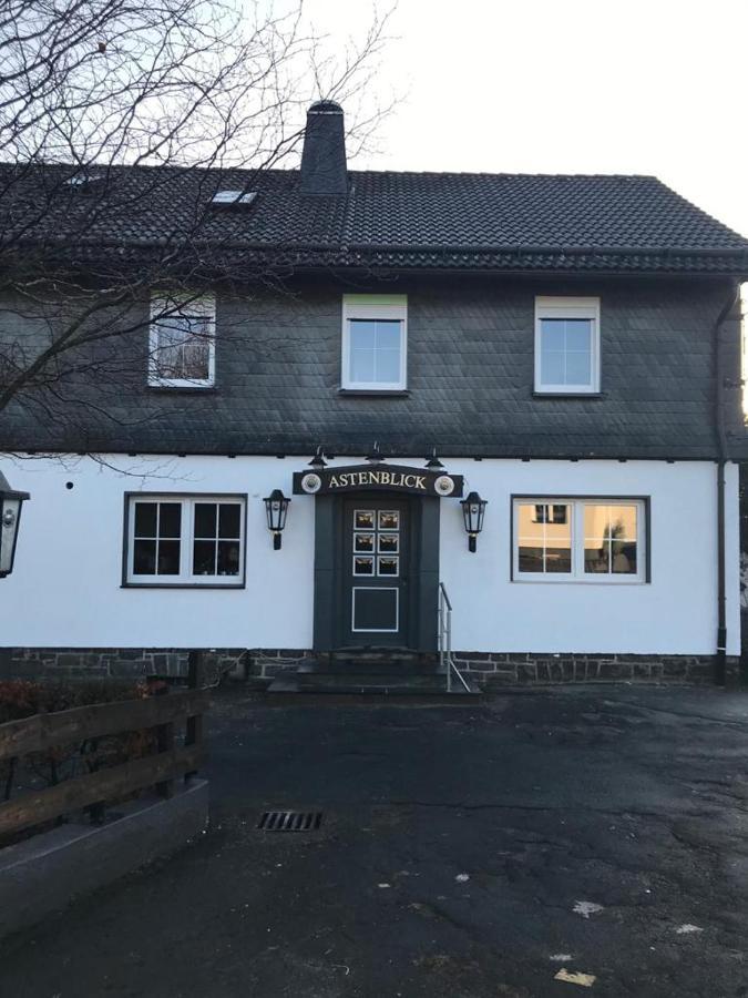 Ferienhaus Astenblick - Ideal Fuer Weihnachtsfeiern Und Familienfeiern Bietet Schlafplaetze Fuer Bis Zu 35 Personen Villa Winterberg Luaran gambar