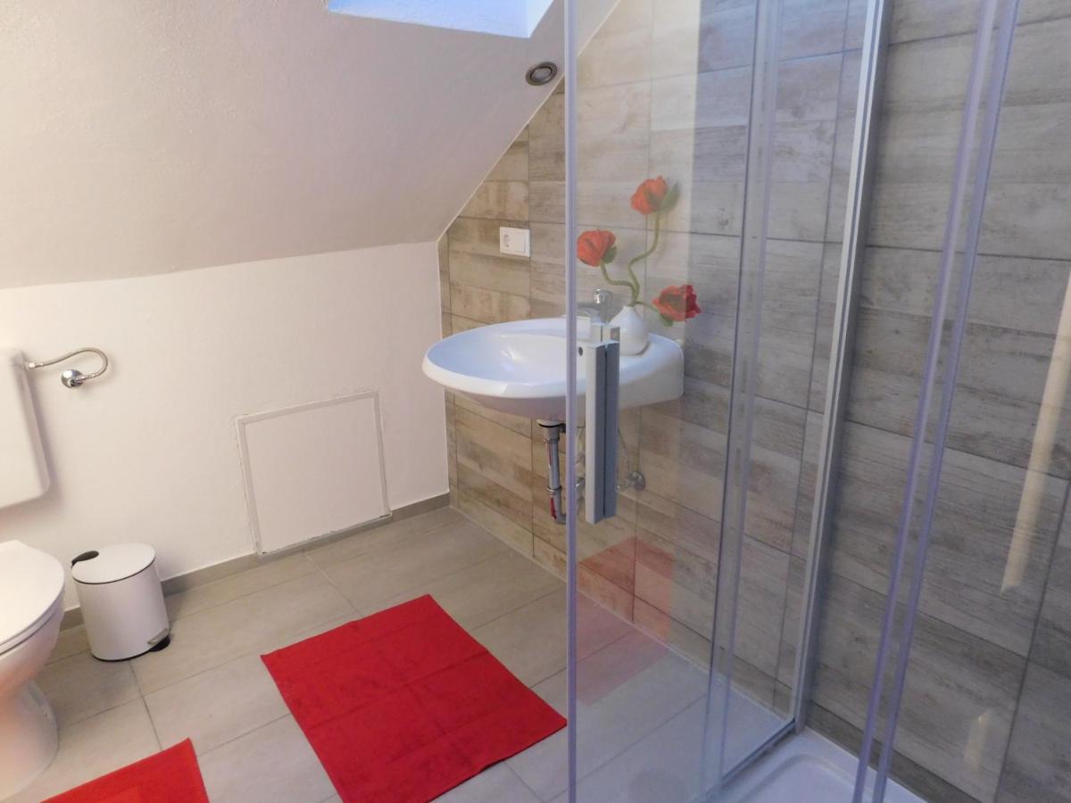 Ferienhaus Astenblick - Ideal Fuer Weihnachtsfeiern Und Familienfeiern Bietet Schlafplaetze Fuer Bis Zu 35 Personen Villa Winterberg Luaran gambar